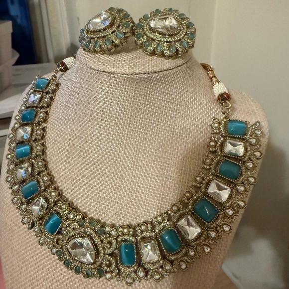 Elegant Gold and Teal Necklace and Earring Set - Picture 1 of 3